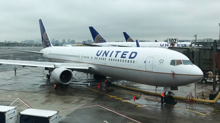 United pilots reject contract deal that 'fell short'