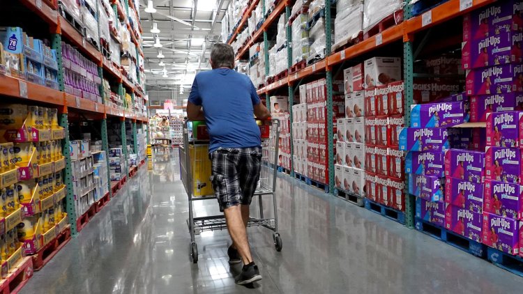 As consumer spending rises, Costco remains the discount retailer to own