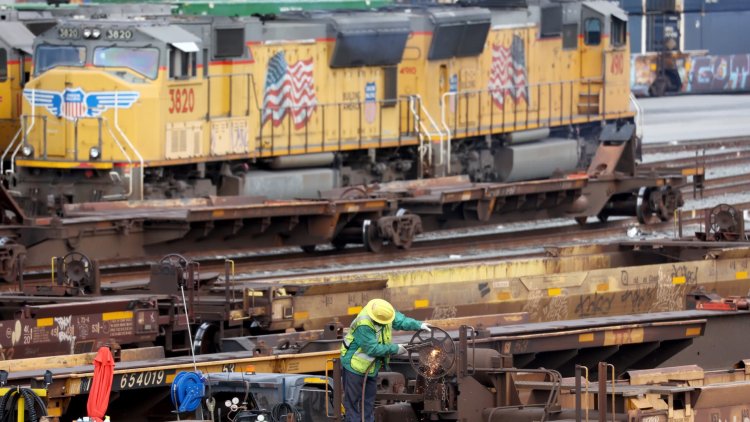 House approves tentative labor deal to avoid rail strike, sends to Senate