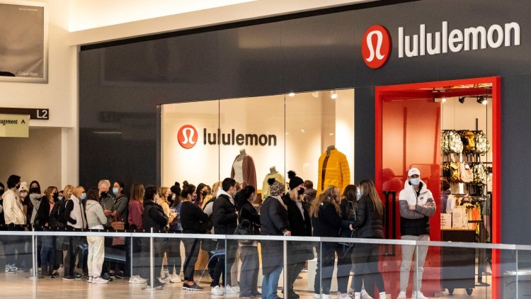 Lululemon shares fall after company offers weak holiday quarter guidance