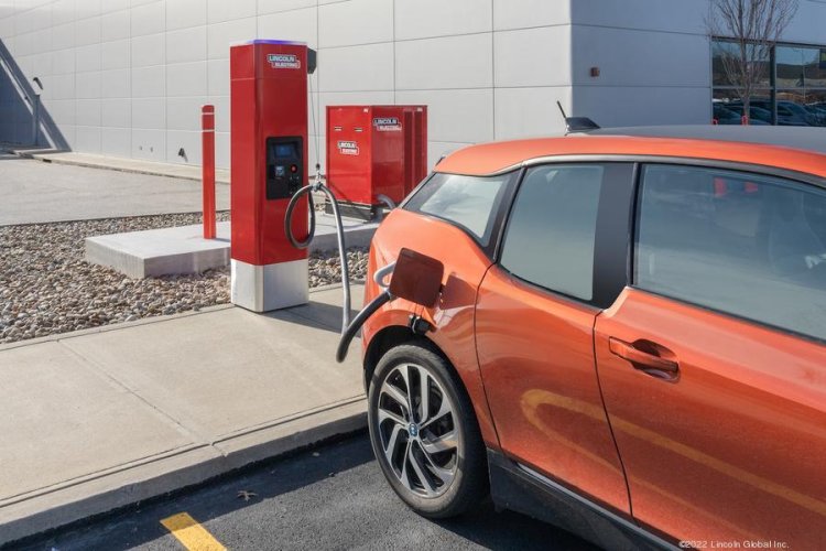 Lincoln Electric poised to enter the EV charger market