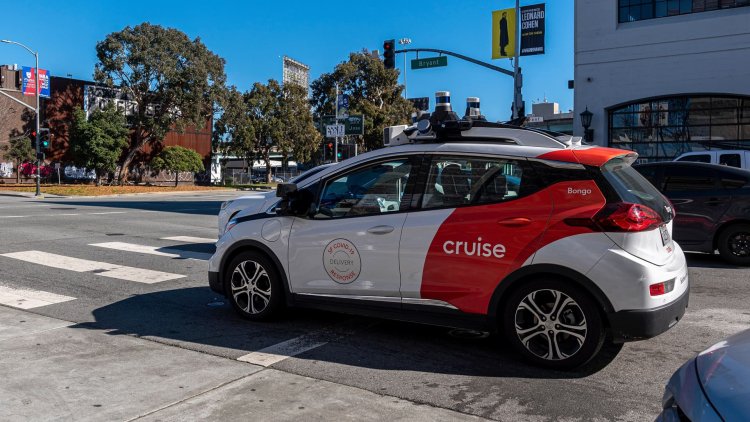 U.S. safety regulators investigating GM's Cruise robotaxis blocking traffic, causing collisions