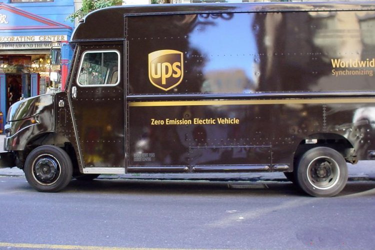 UPS shares in $2B government contract for delivery service