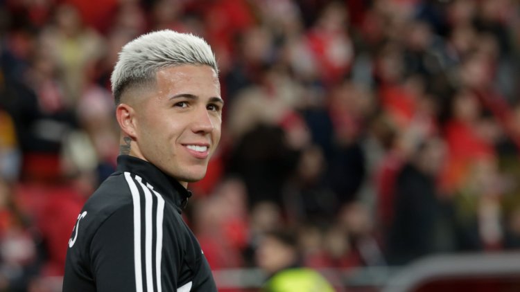 Enzo Fernandez: Chelsea sign midfielder in £106.8m British-record transfer deal from Benfica