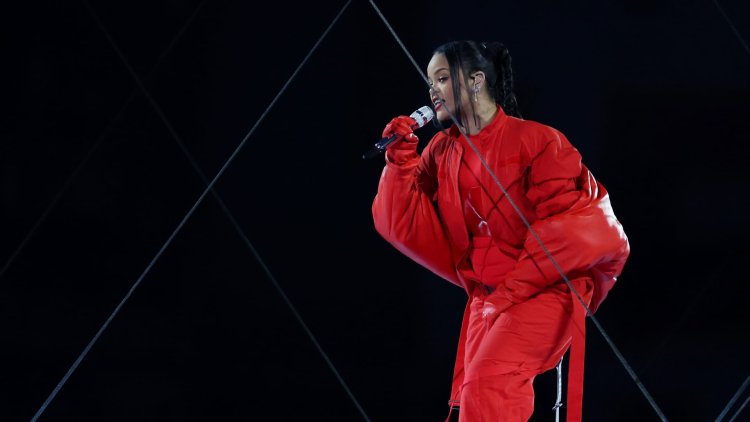 Super Bowl 2023 ads live updates: Chiefs cut deficit after Rihanna stuns at halftime