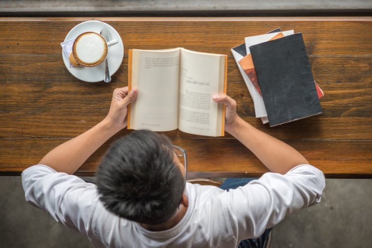 10 books to read to improve your business knowledge and competitive position