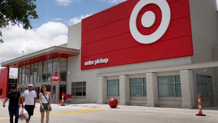 Target ekes out slight growth in holiday-quarter sales, but warns of continued slowdown