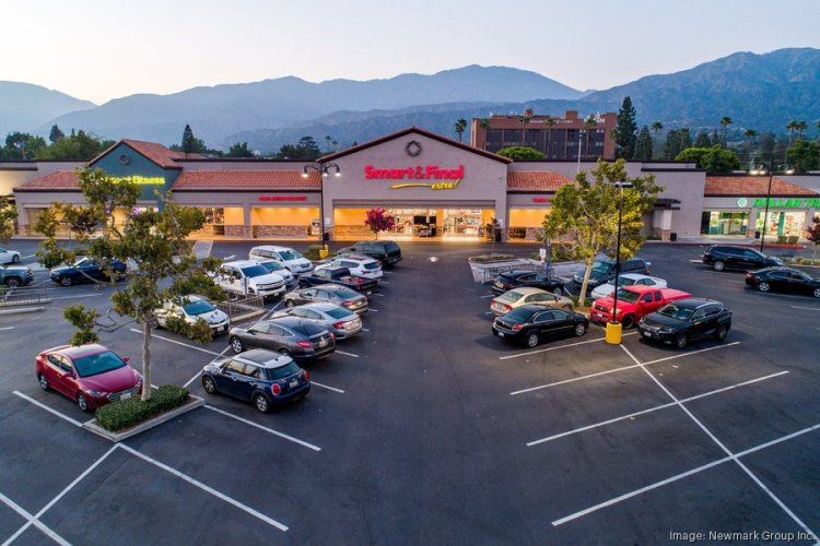 Shopping center anchored by Smart & Final Extra sells for $37 million