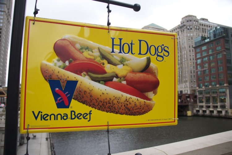 Vienna Beef becomes new official hot dog of Milwaukee Brewers