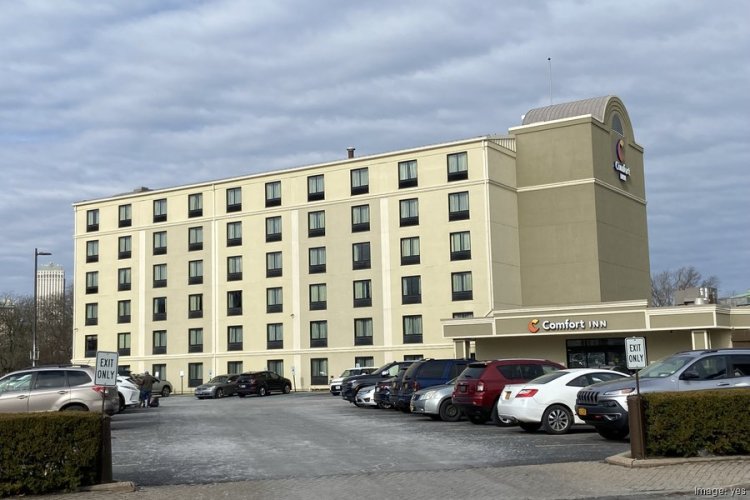 Patel to buy Comfort Inn overlooking Niagara Falls