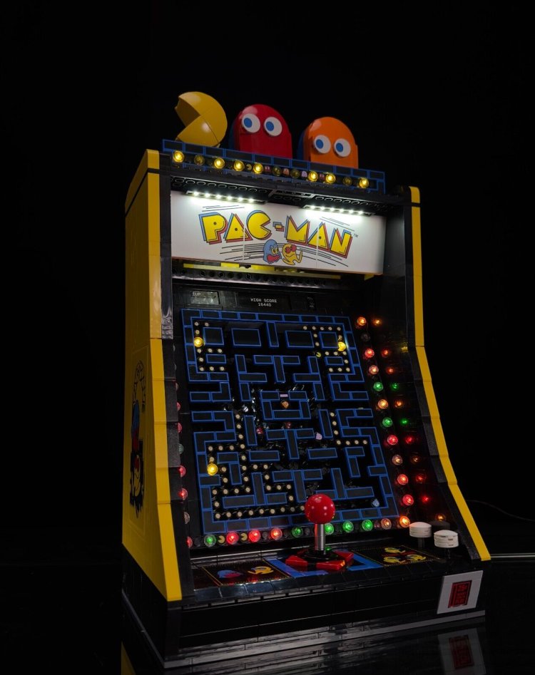 Bring Your LEGO Pac-Man Arcade to Life with Brickbooster LED Lighting